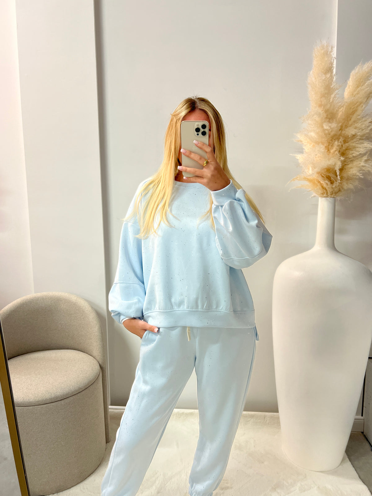 Set Mia